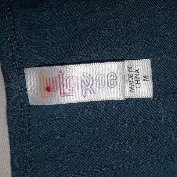 𝅺lularoe simply comfortable shirt size Medium - Picture 2 of 4